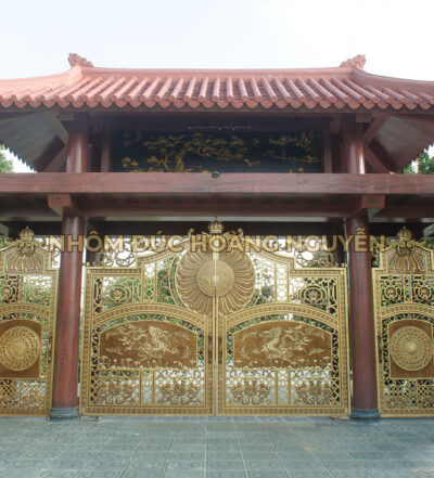 Cổng nhôm đúc Song Long Hoàng Nguyễn